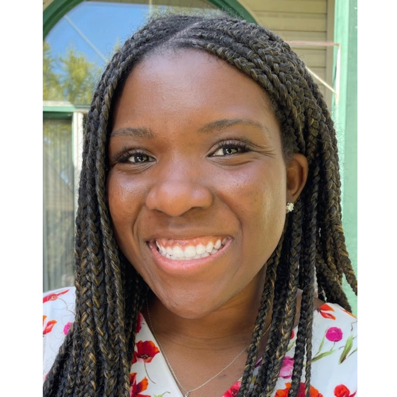 portrait of zenab smiling